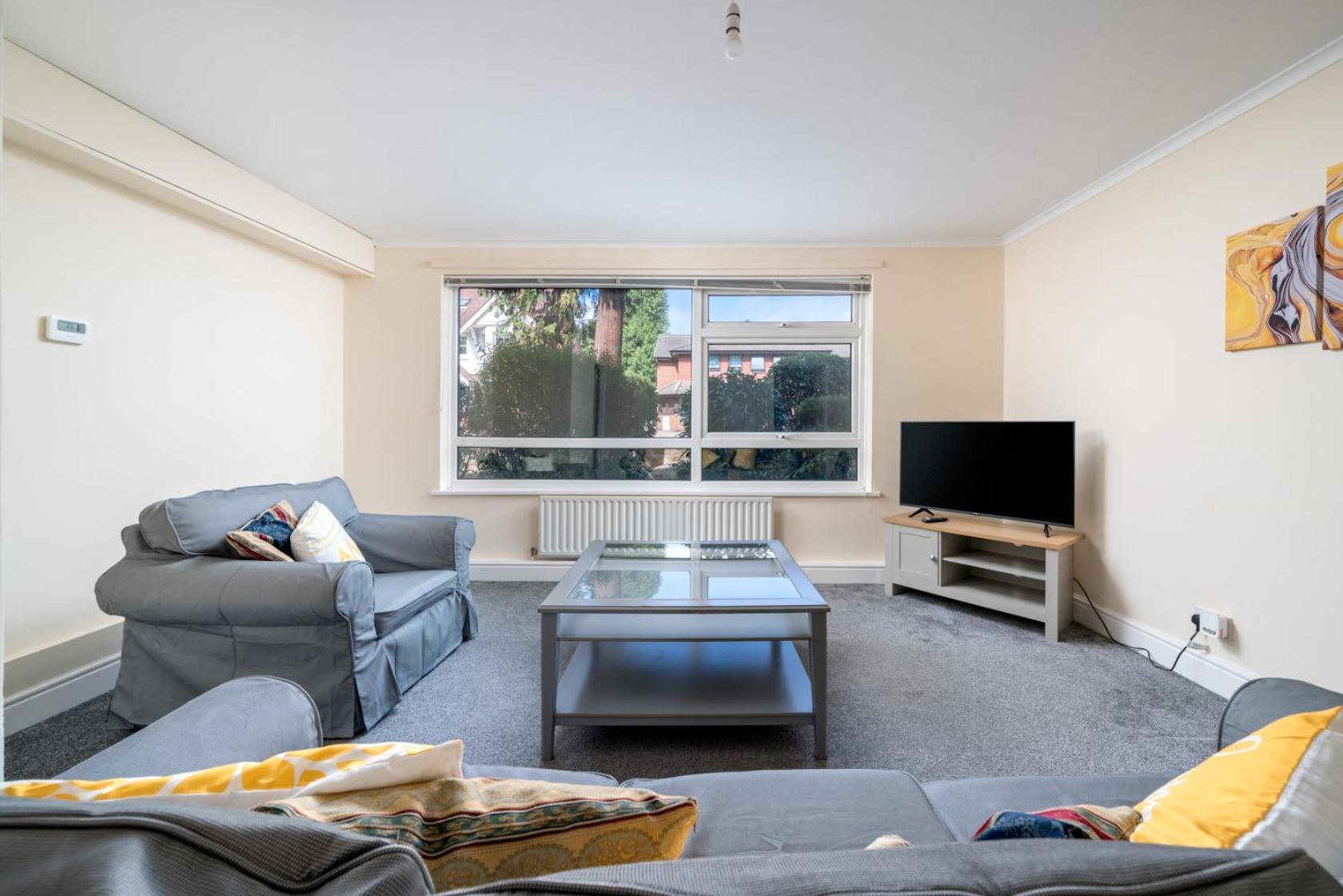 Redhill Surrey 2 Bedroom Pet Friendly Apartment By Sublime Stays מראה חיצוני תמונה