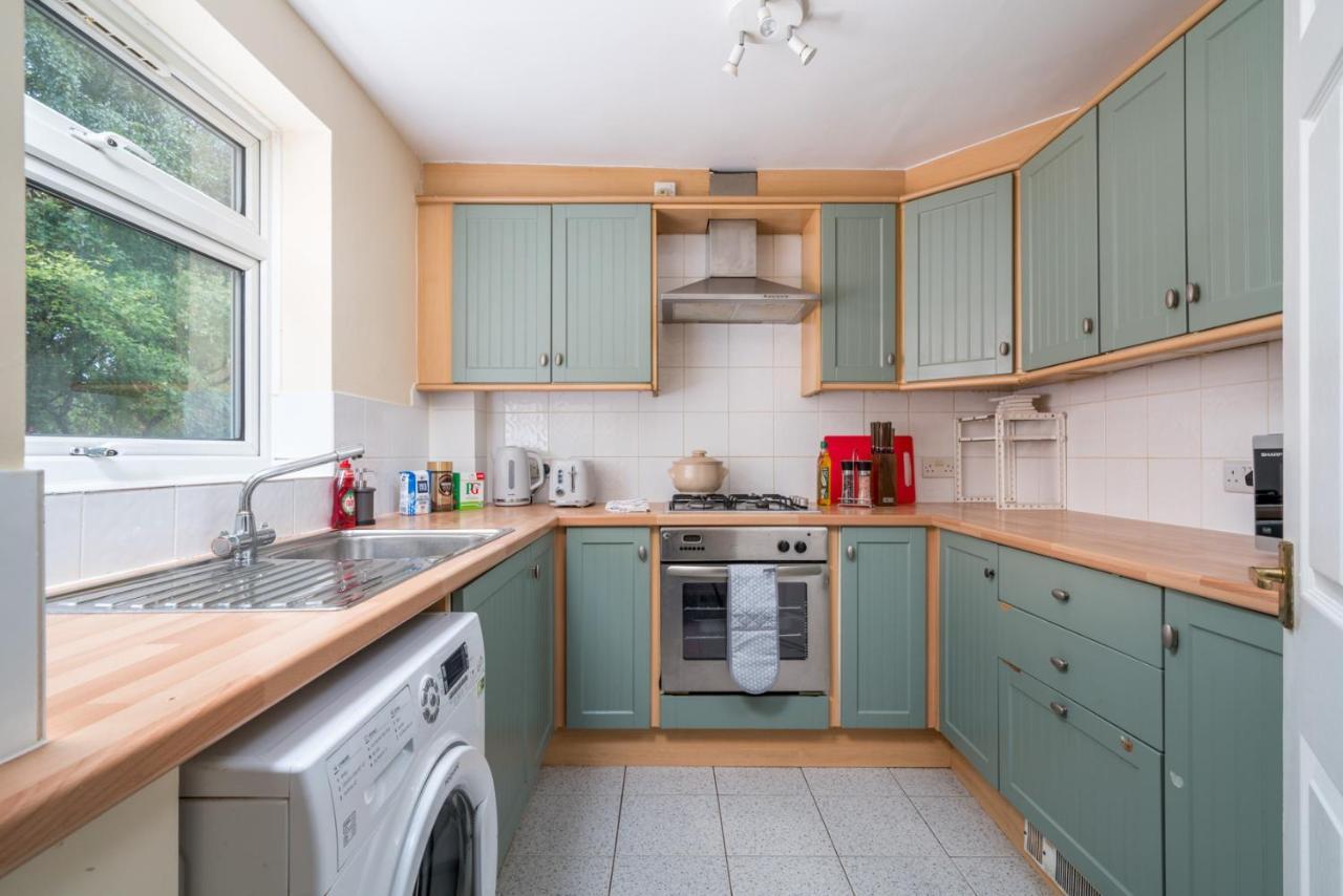 Redhill Surrey 2 Bedroom Pet Friendly Apartment By Sublime Stays מראה חיצוני תמונה